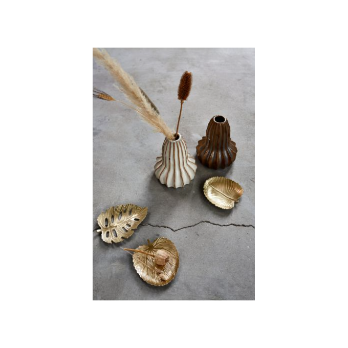 Sfeervolle meubels en accessoires koopt u in onze meubelzaak